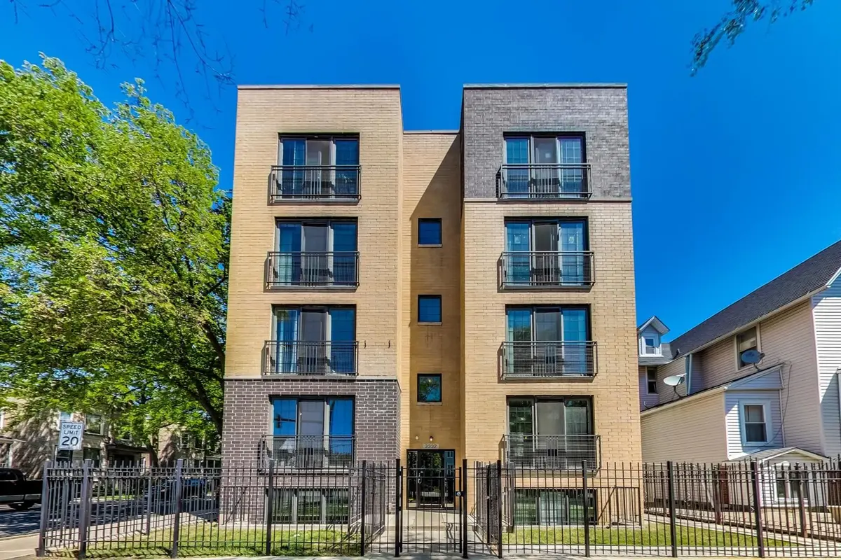 3332 W Palmer Street