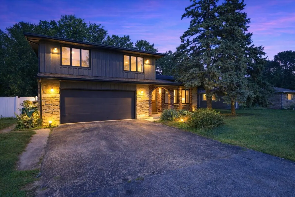 2437 Grape Street