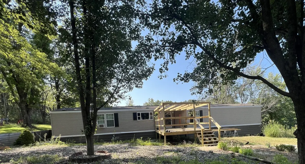 8957 Grassy Road