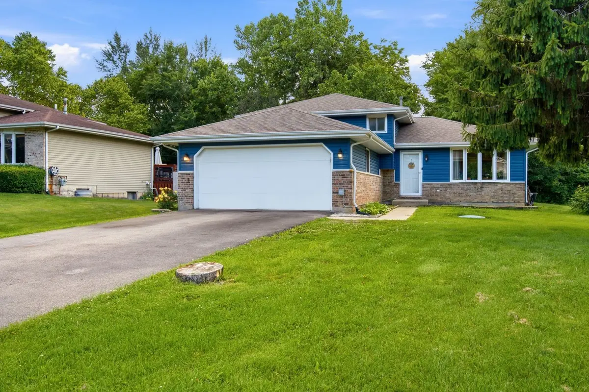 0N140 Sarana Avenue