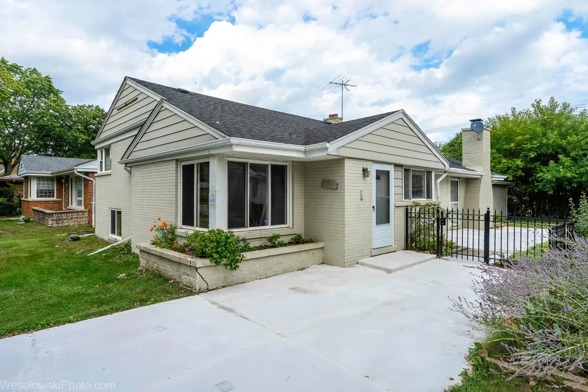7261 N East Prairie Road