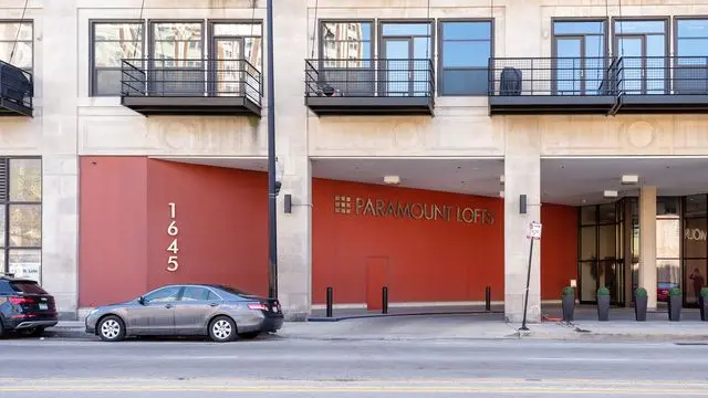 1645 W OGDEN Avenue