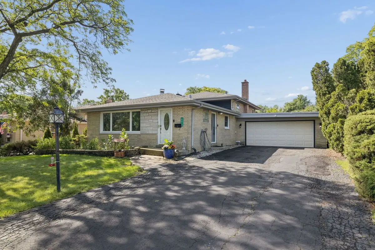 9019 W 92nd Place