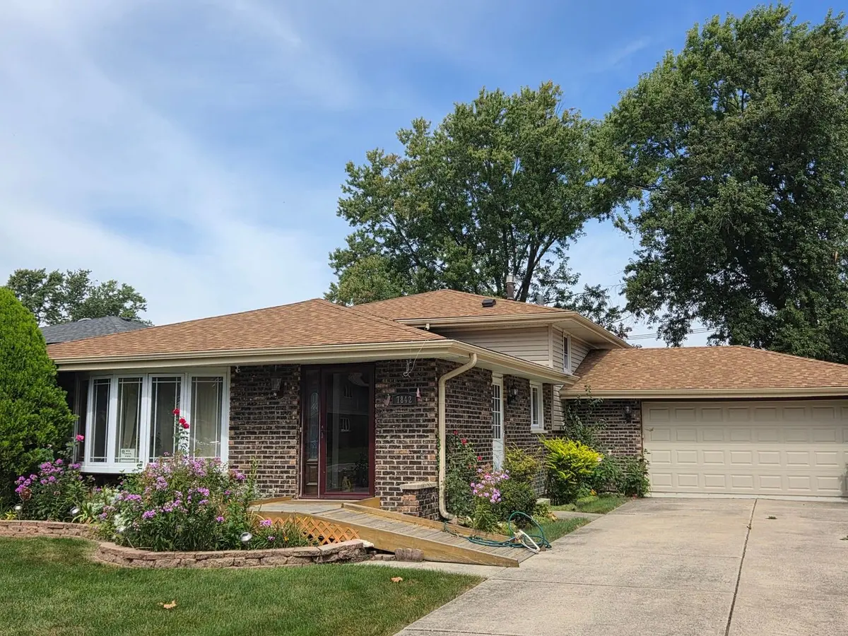 7842 W 101st Place