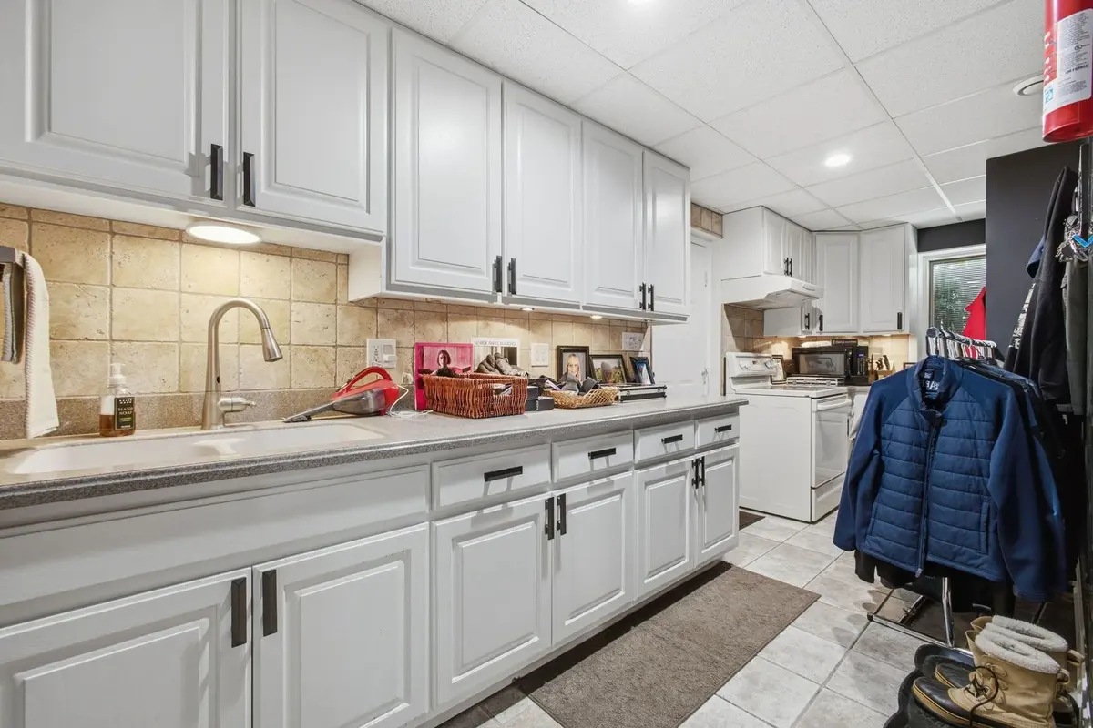8040 Chippewa Trail