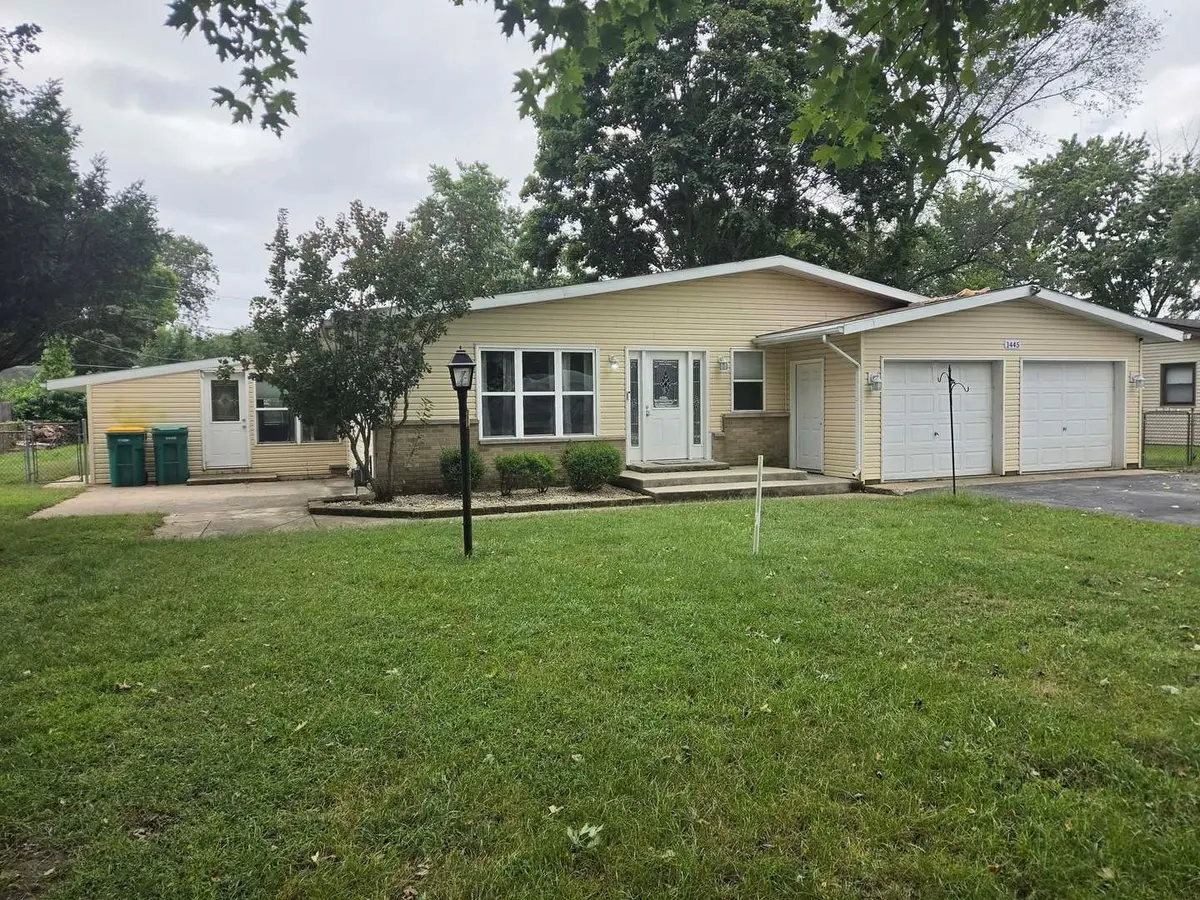 1445 Lantern Lane