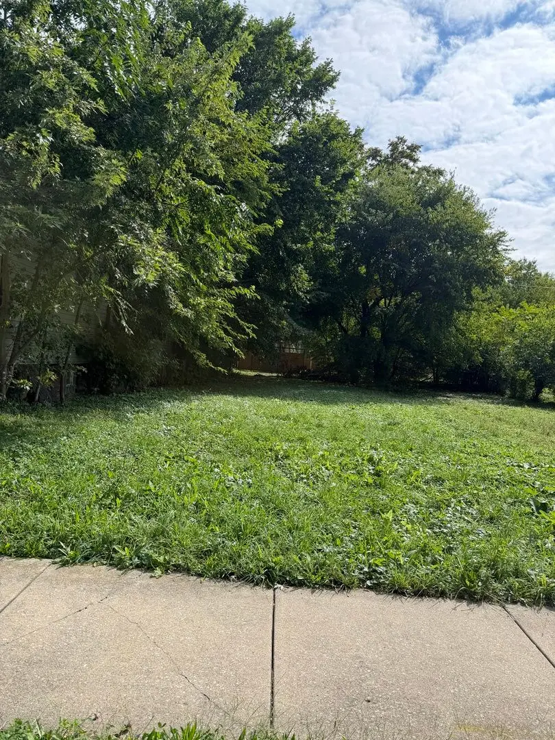 317 W 108th Place