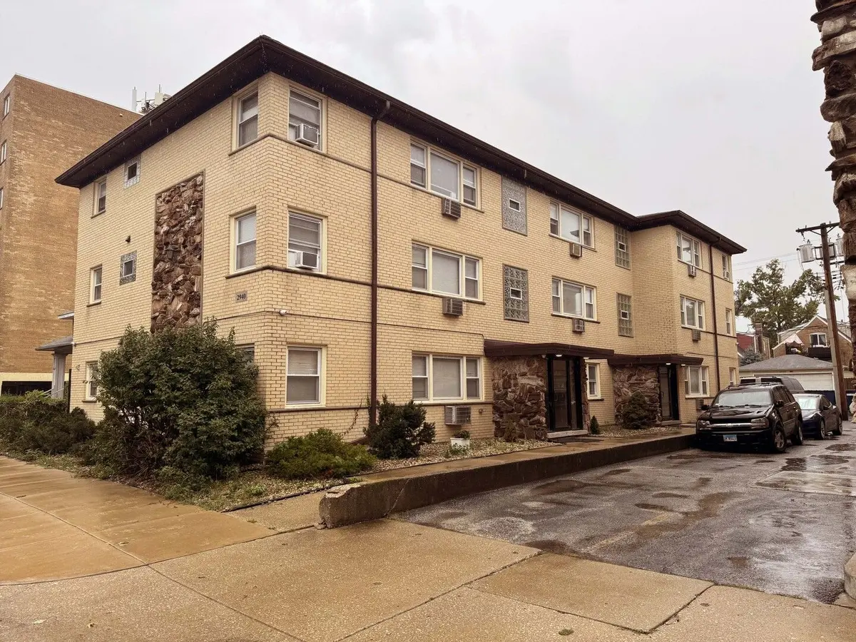 2940 N Harlem Avenue