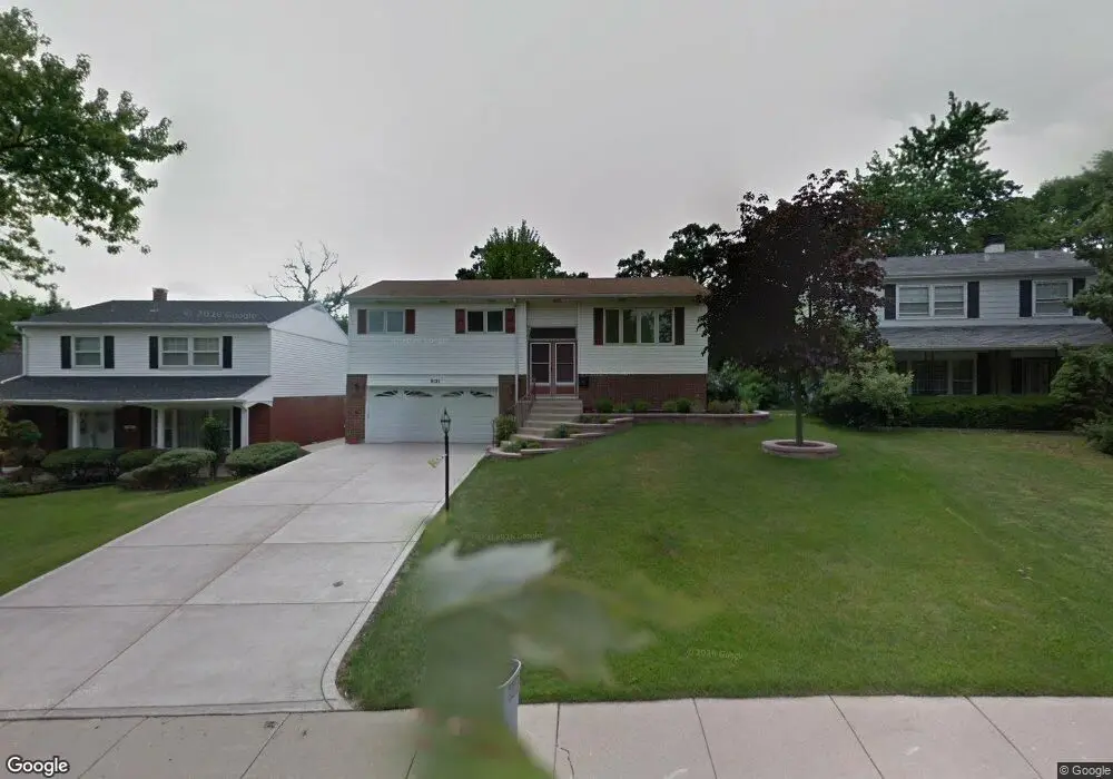 9121 Forest Drive