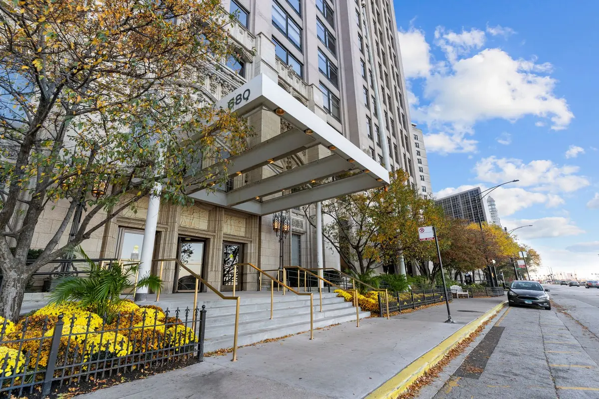 680 N Lake Shore Drive