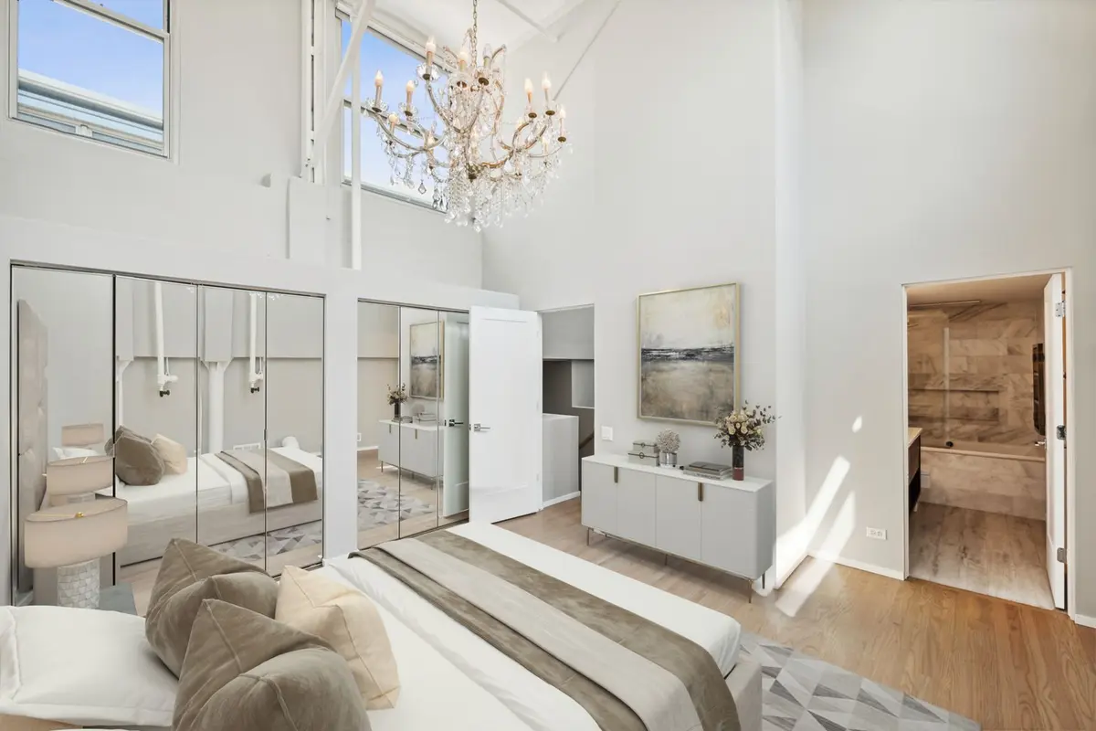 1000 W WASHINGTON Boulevard