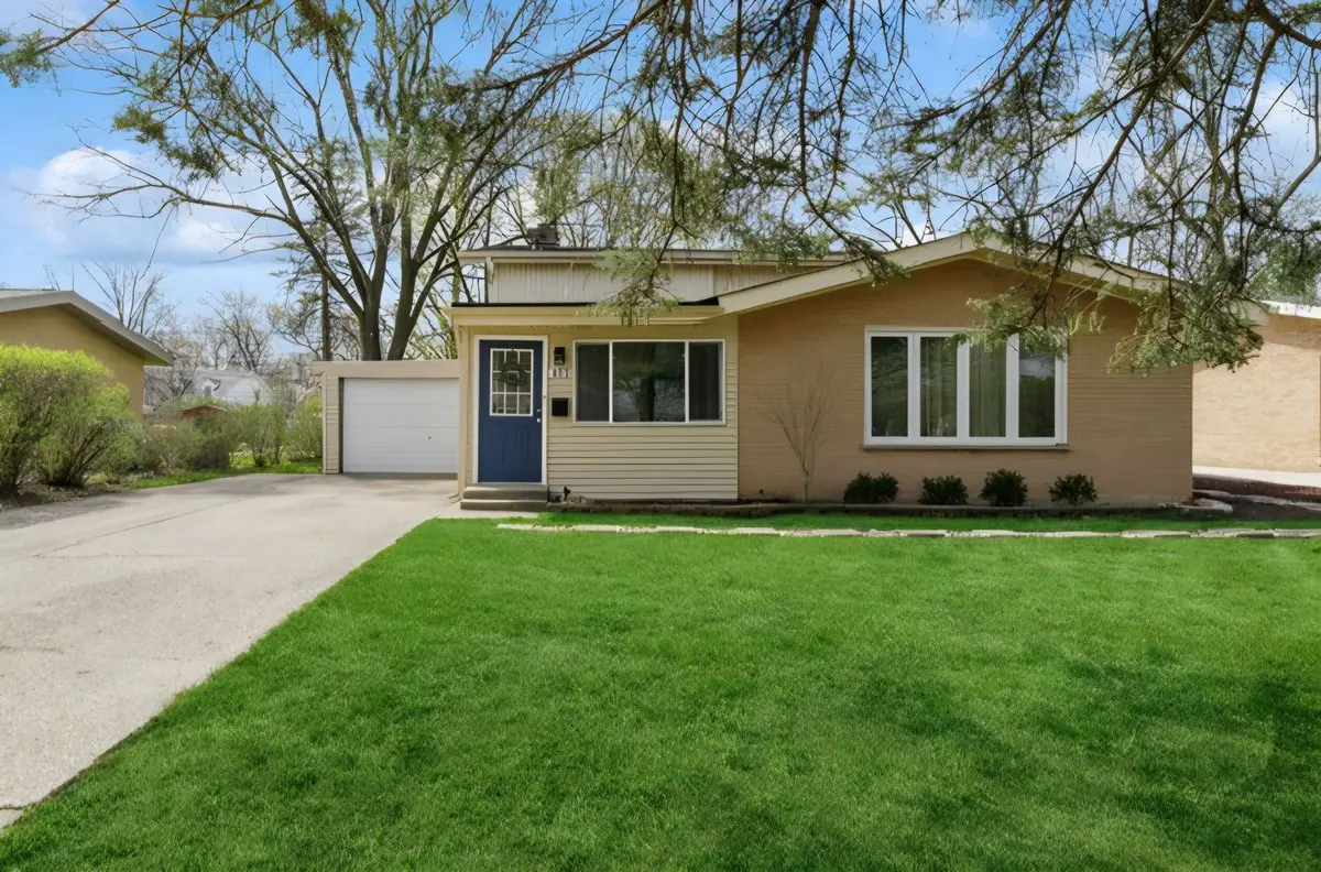 403 E Lake Avenue