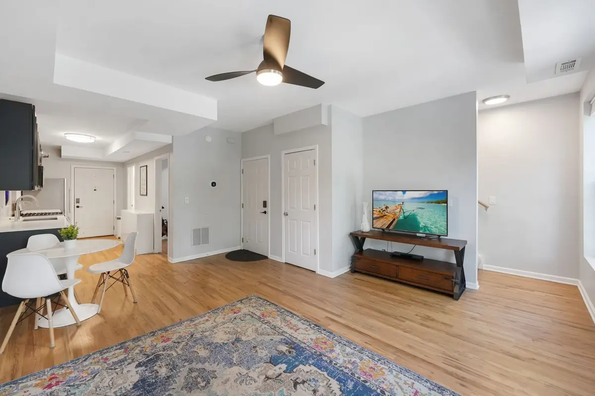 1427 W Superior Street