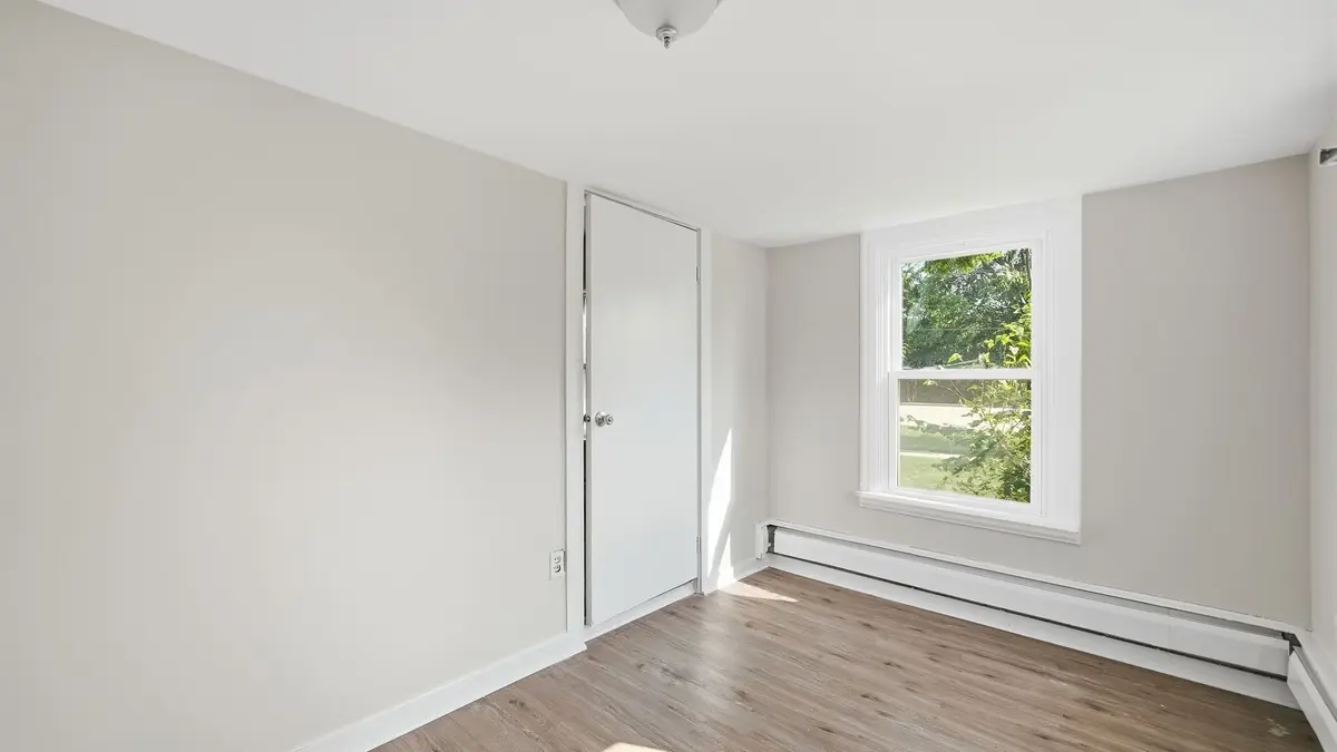 109 E Mondamin Street
