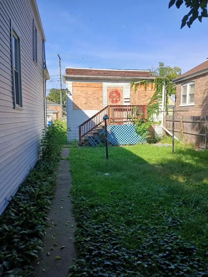 7744 S Drexel Avenue