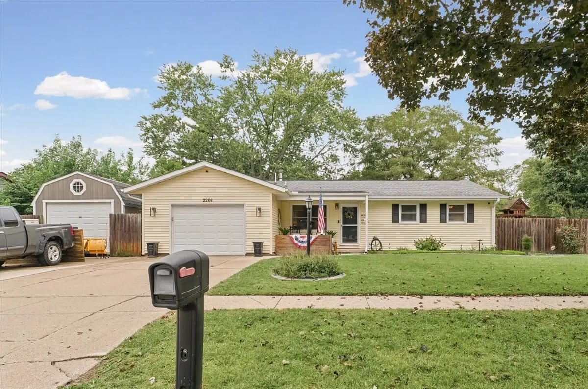 2201 Clover Lane