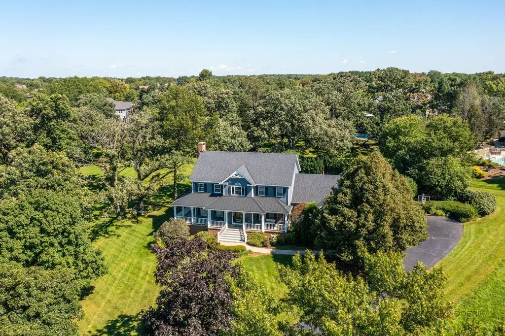 2904 Fox Knoll Court