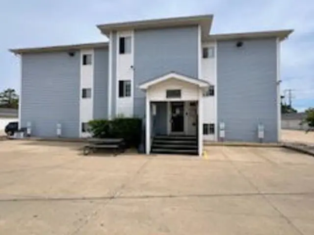 3130 W Monroe Street