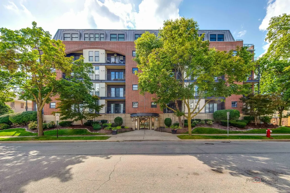 110 S Evergreen Avenue