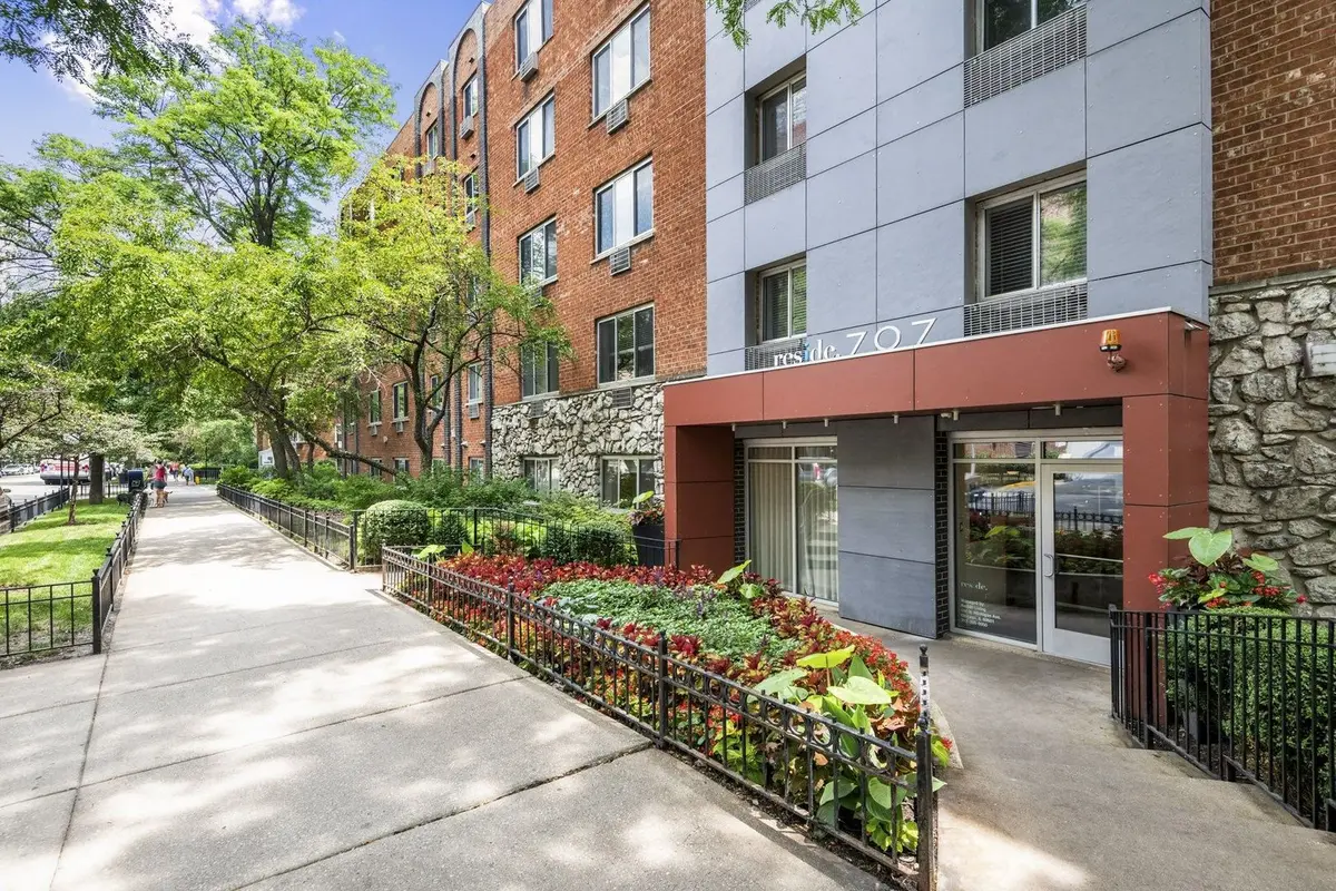 707 W Sheridan Road