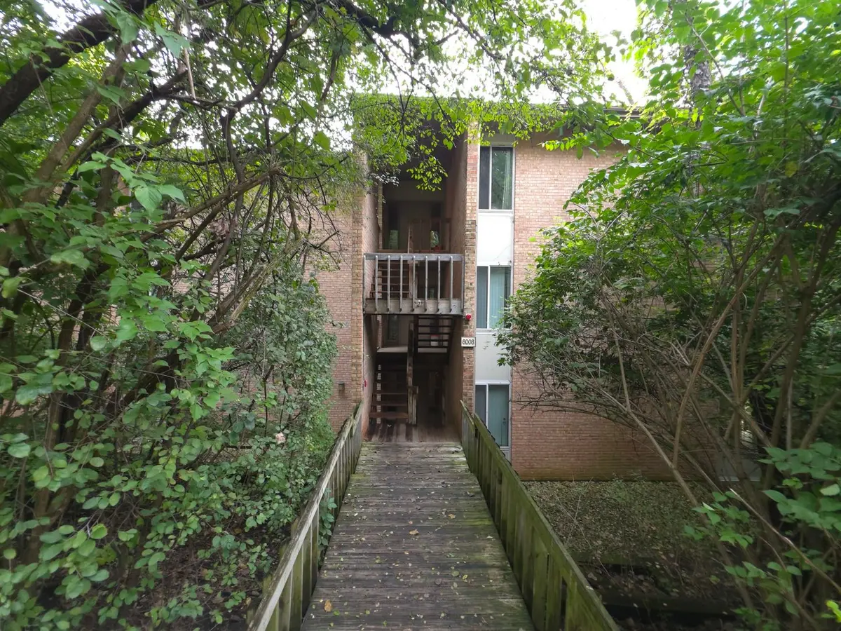 6008 Forest View Road
