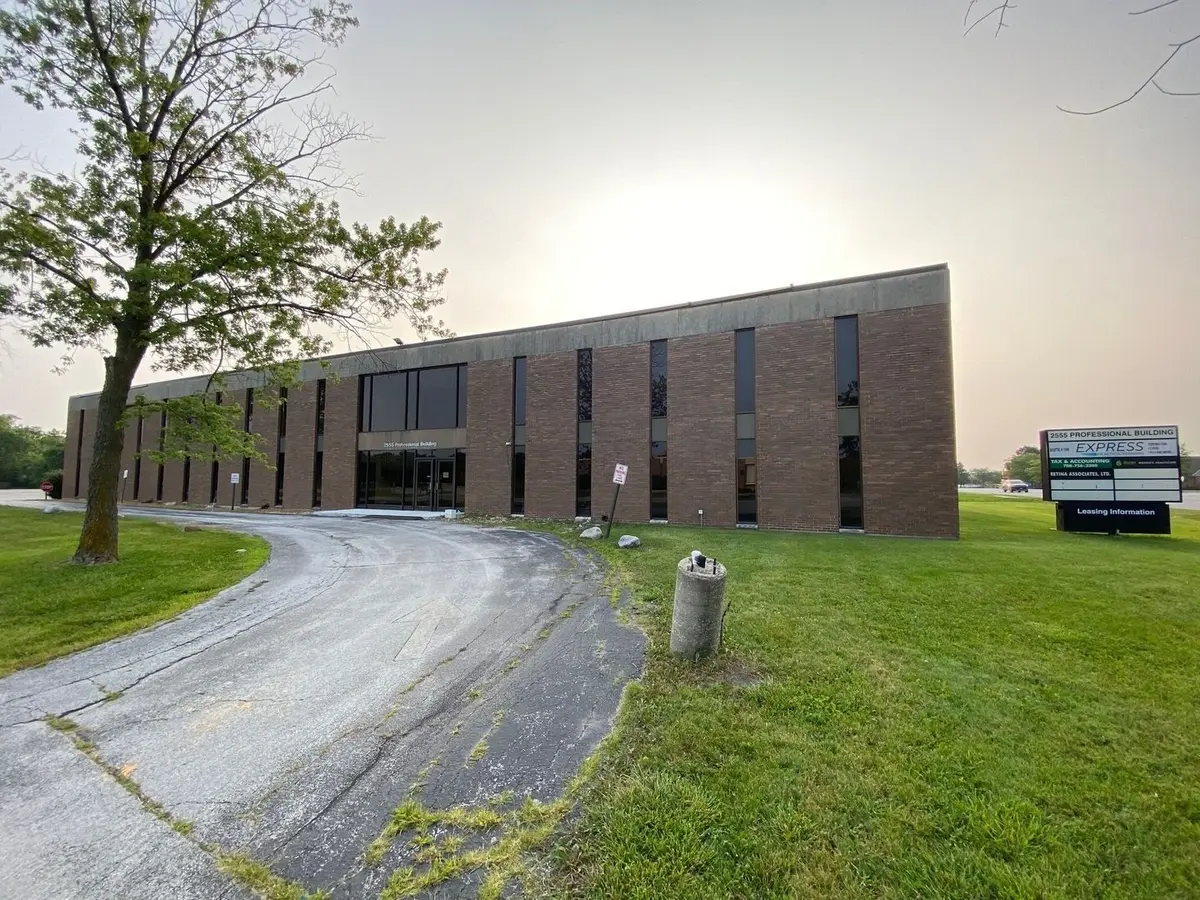 2555 W Lincoln Highway