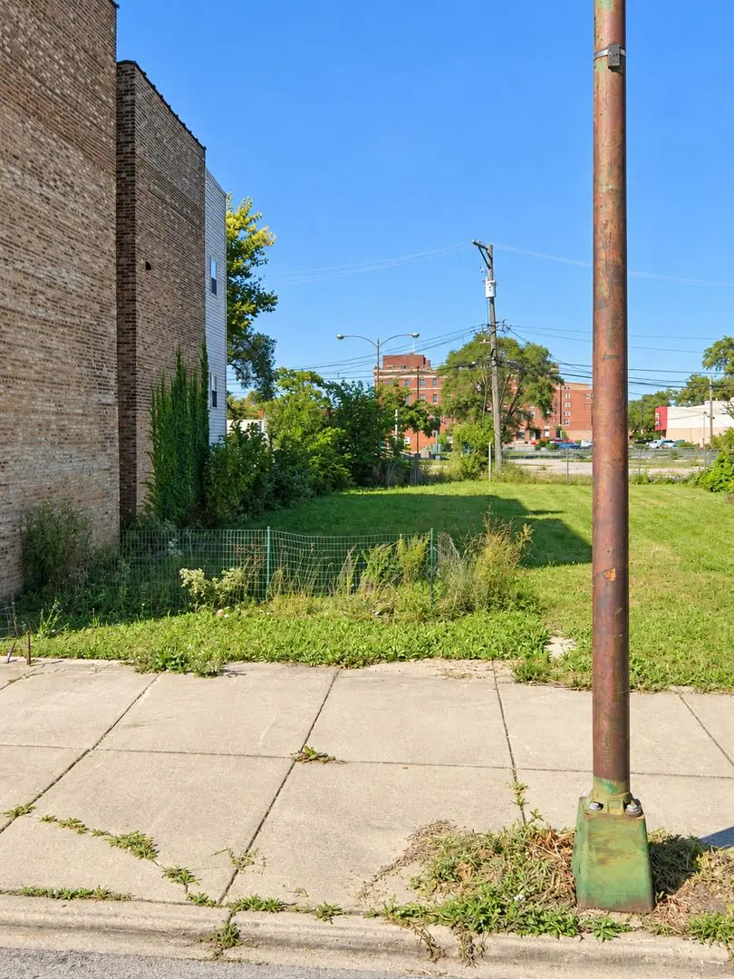 14 E 112th Street