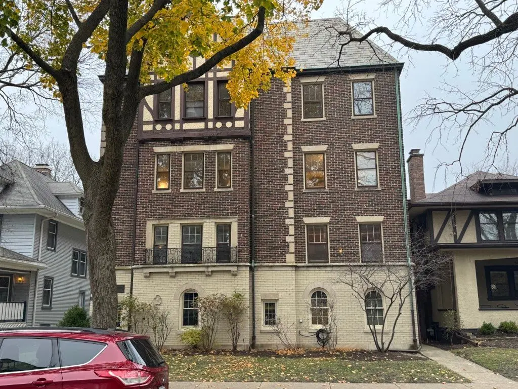 1114 MAPLE Avenue