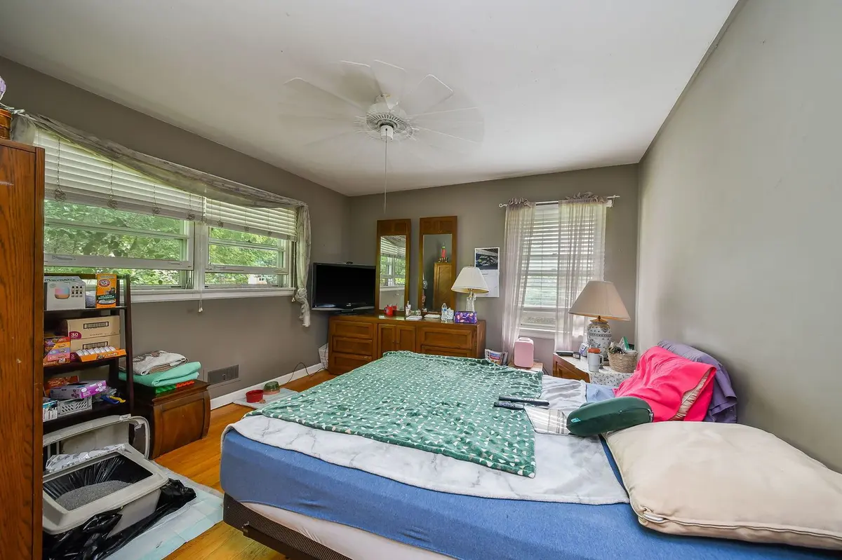 324 W Elm Street