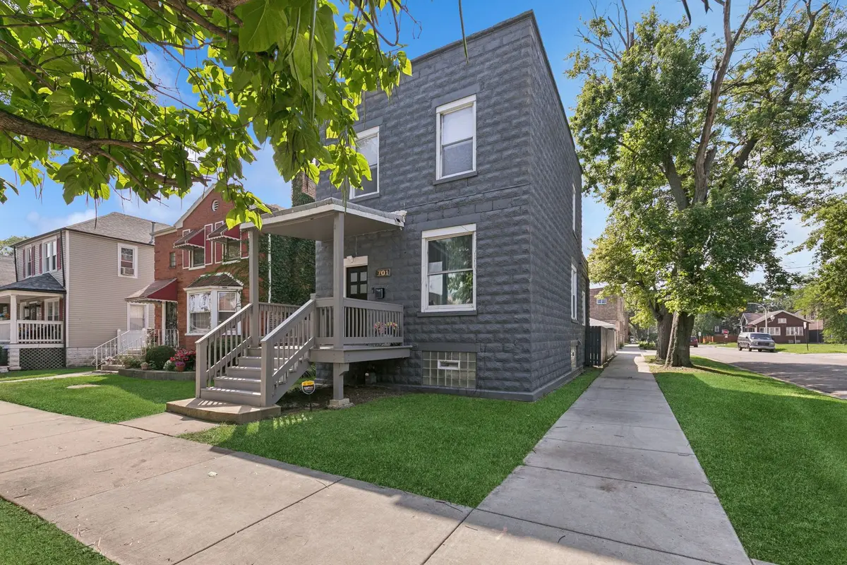 701 E 89th Place