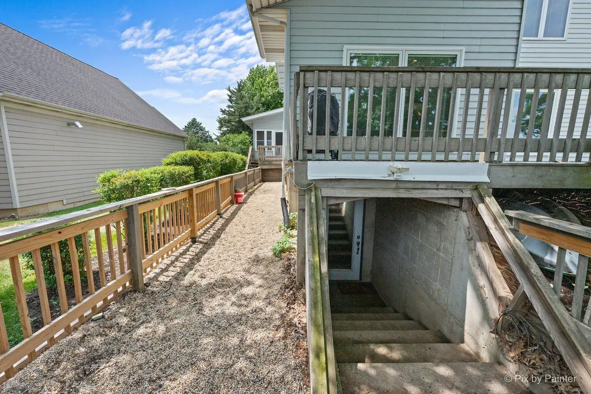 287 Holiday Drive