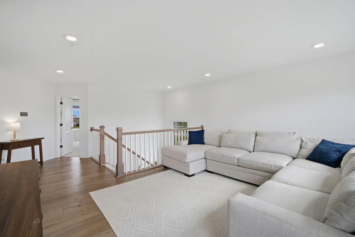 10 Crystal Downs Drive