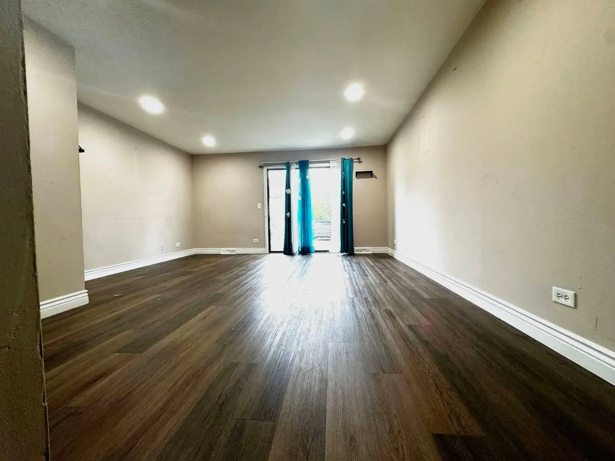 111 S Hale Avenue