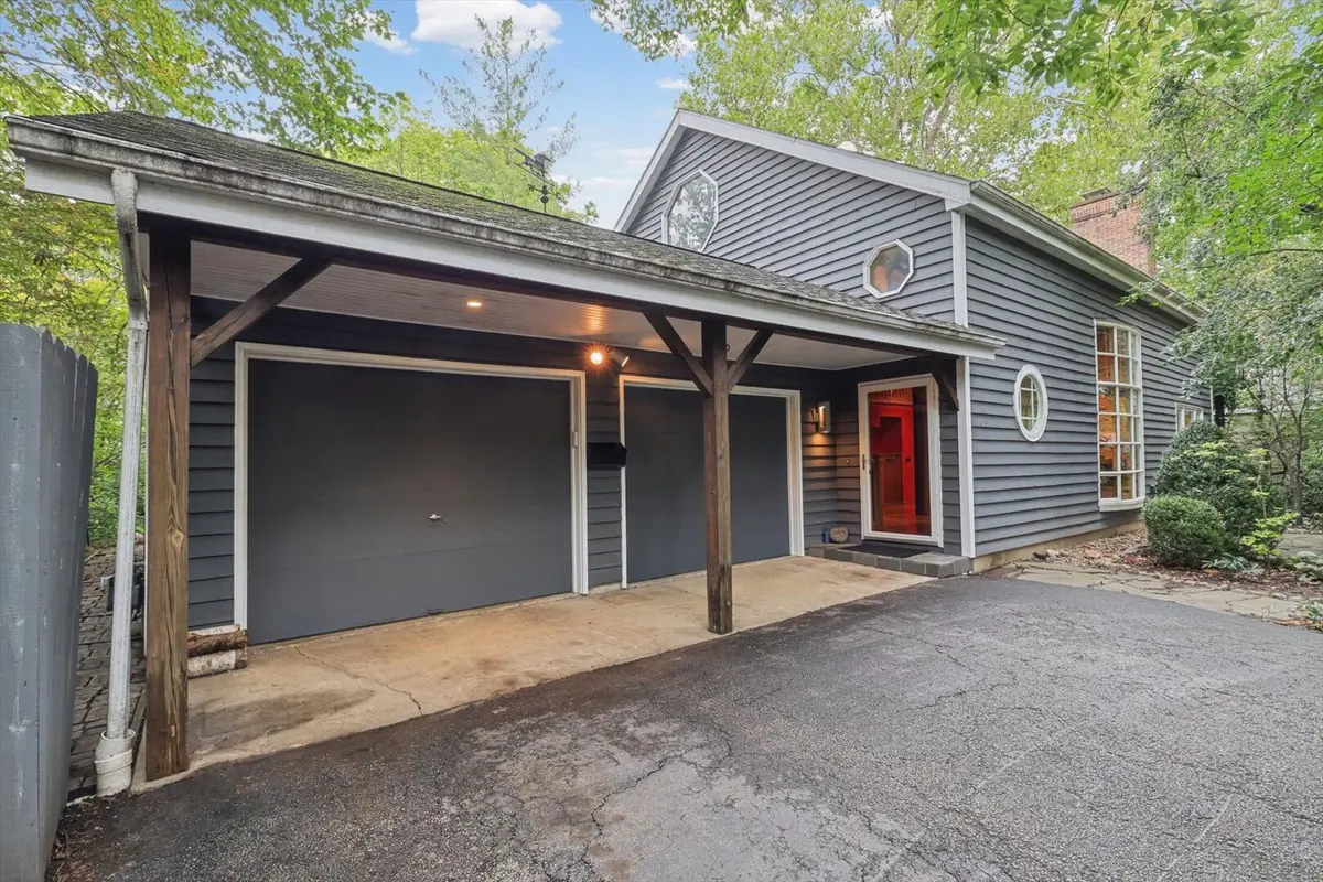 802 La Sell Drive
