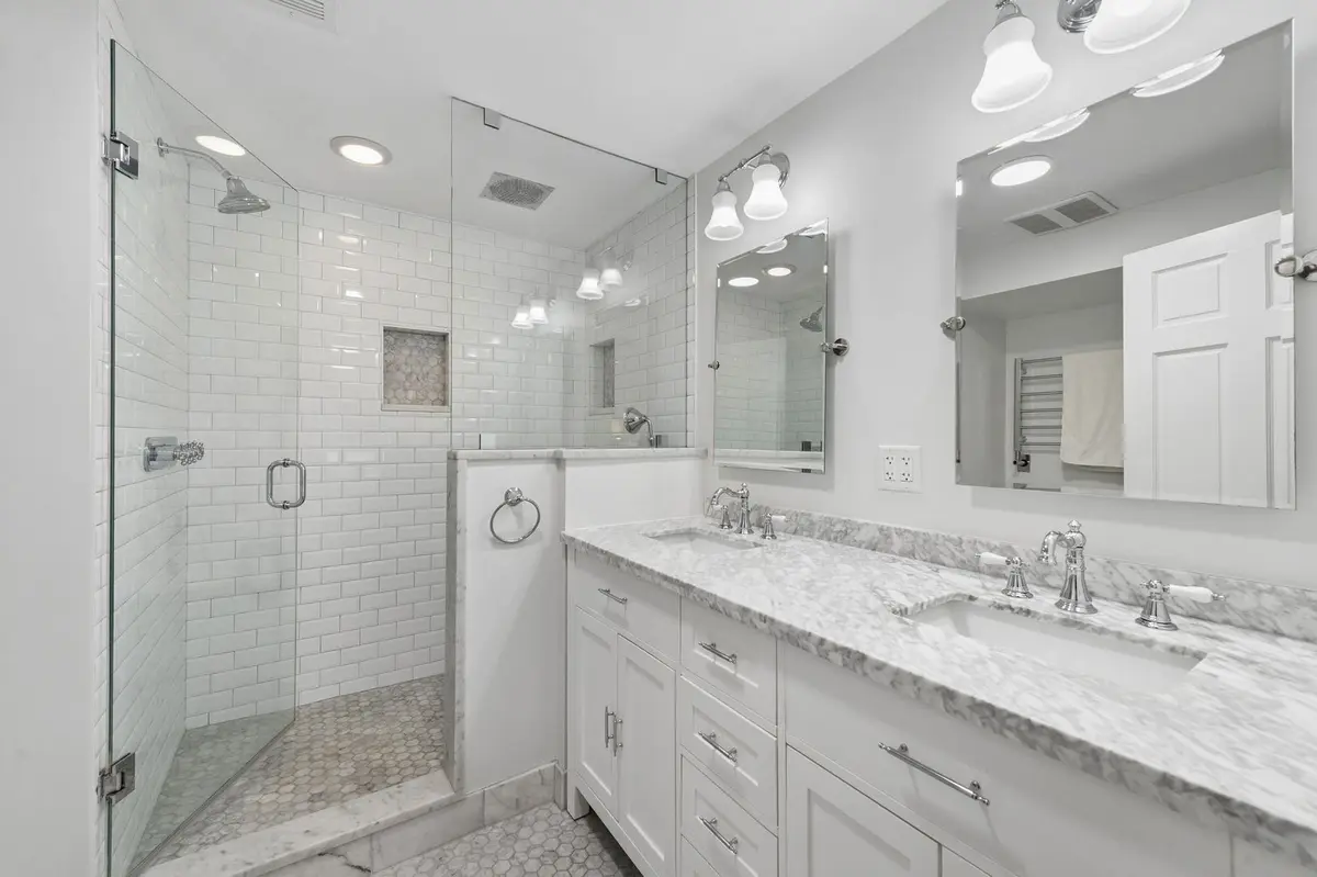 317 W Webster Avenue