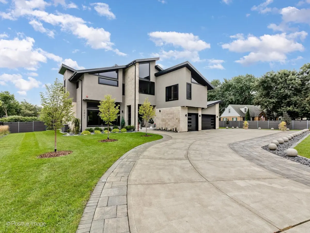 1341 Pfingsten Road