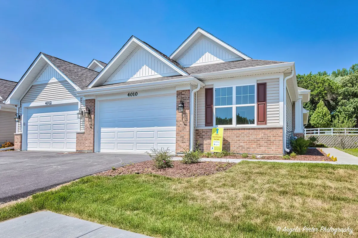 3809 Monica Lane