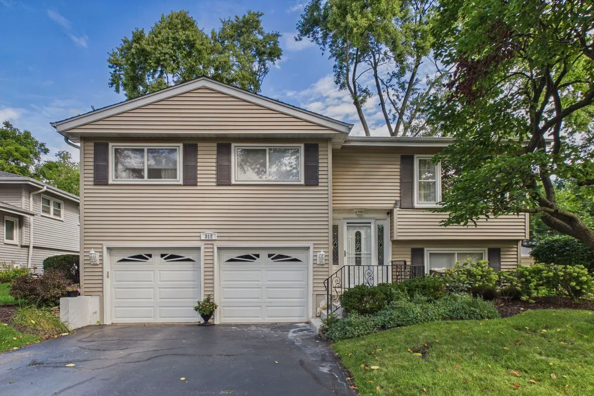 312 W Goebel Drive