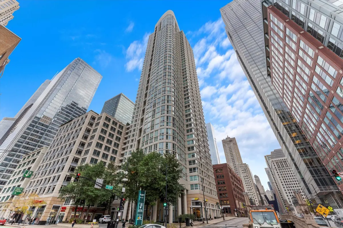 345 N LaSalle Drive