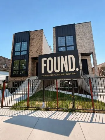 515 W 28th Place