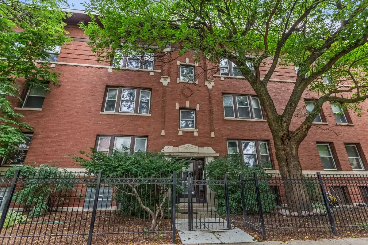 805 W Belle Plaine Avenue