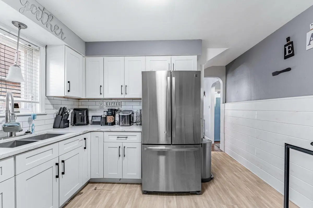 2804 W 85TH Street