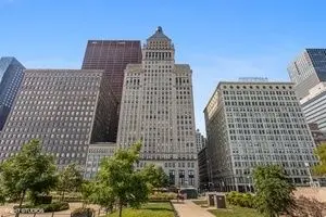 310 S MICHIGAN Avenue