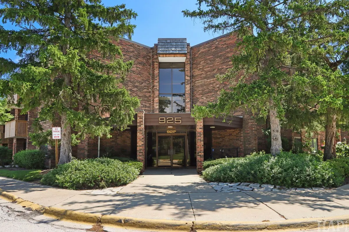 925 SPRINGHILL Drive