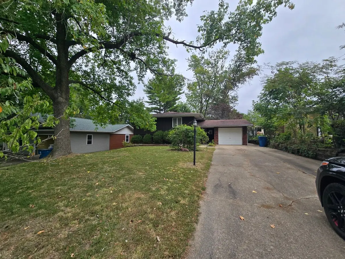 10 Westwood Drive