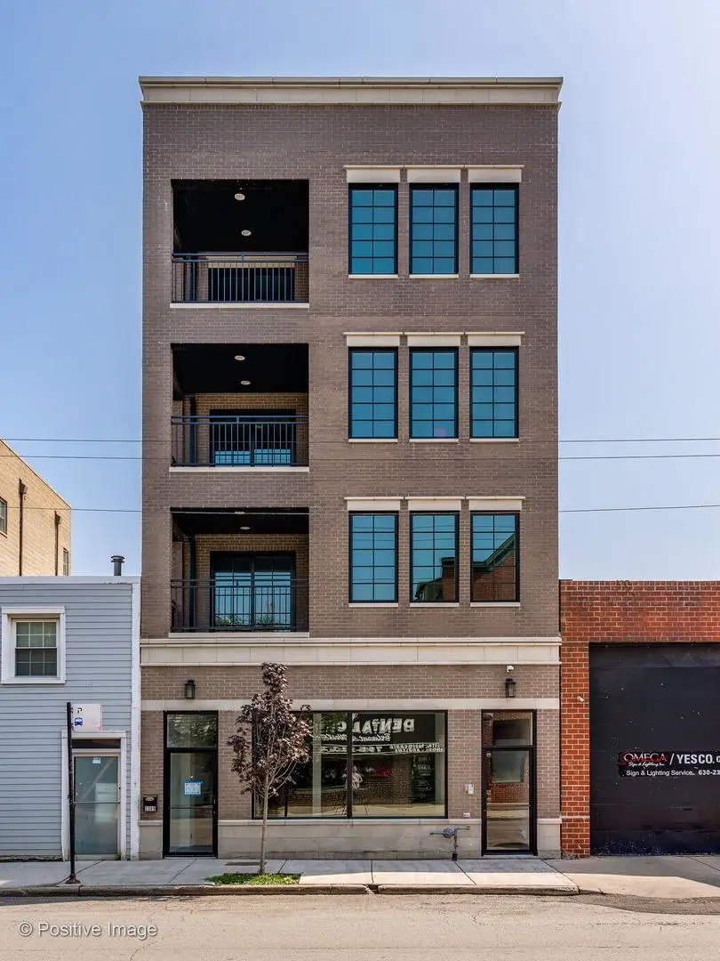 2309 W Belmont Avenue