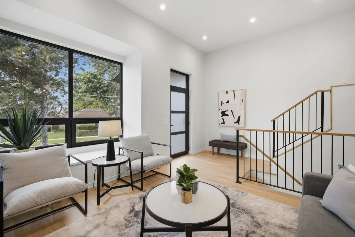 49 Prairie Avenue