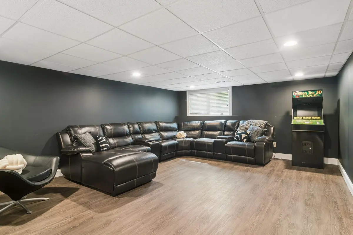21680 Cambridge Drive