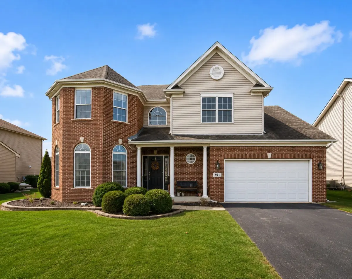 911 E Butterfield Circle