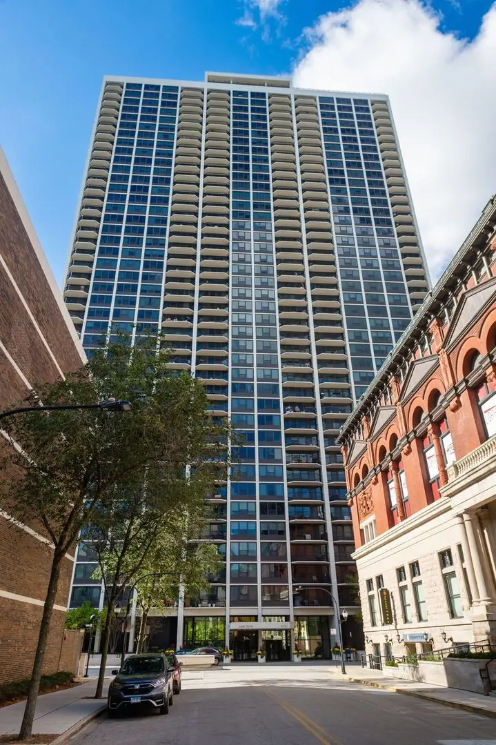 1560 N Sandburg Terrace